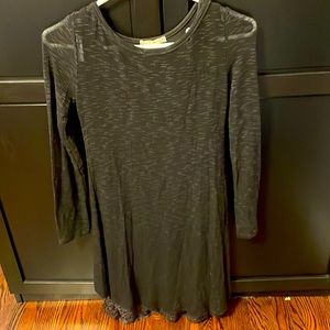 Italian made 2 in 1 womens dress. Bottom dress sleeveless w/lace, w/overlay.